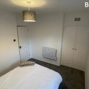 Modern Cosy 1 Bed Apartment Near City Centre~double Bed~parking